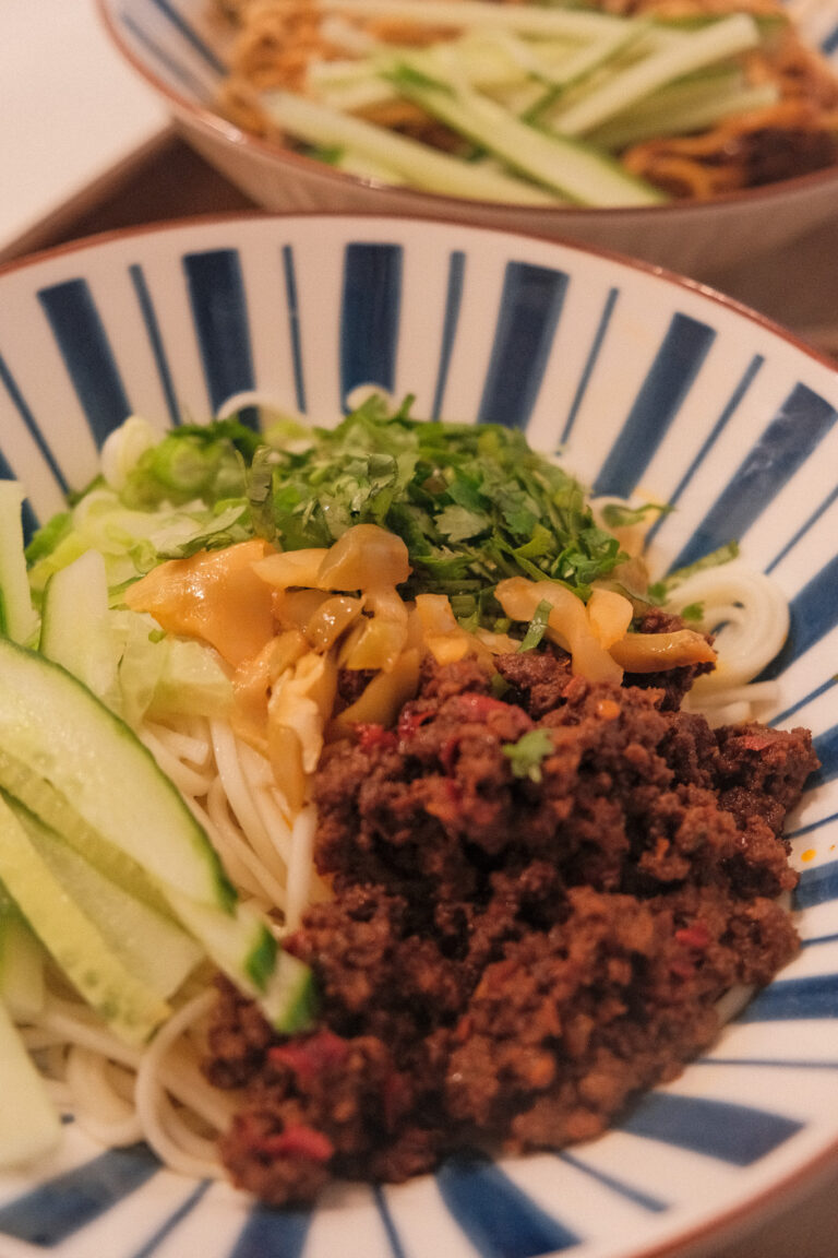 spicy meat sauce noodles