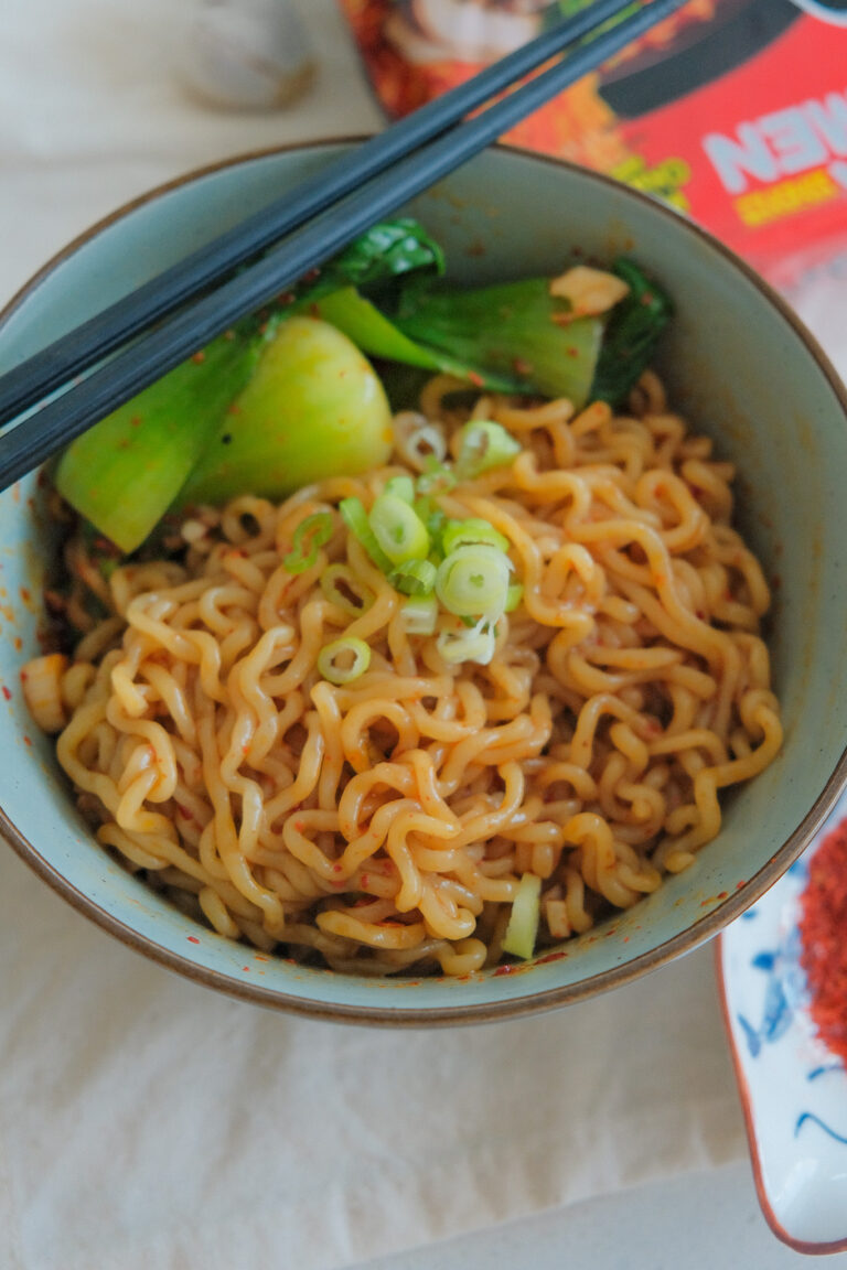 Hot oil noodles