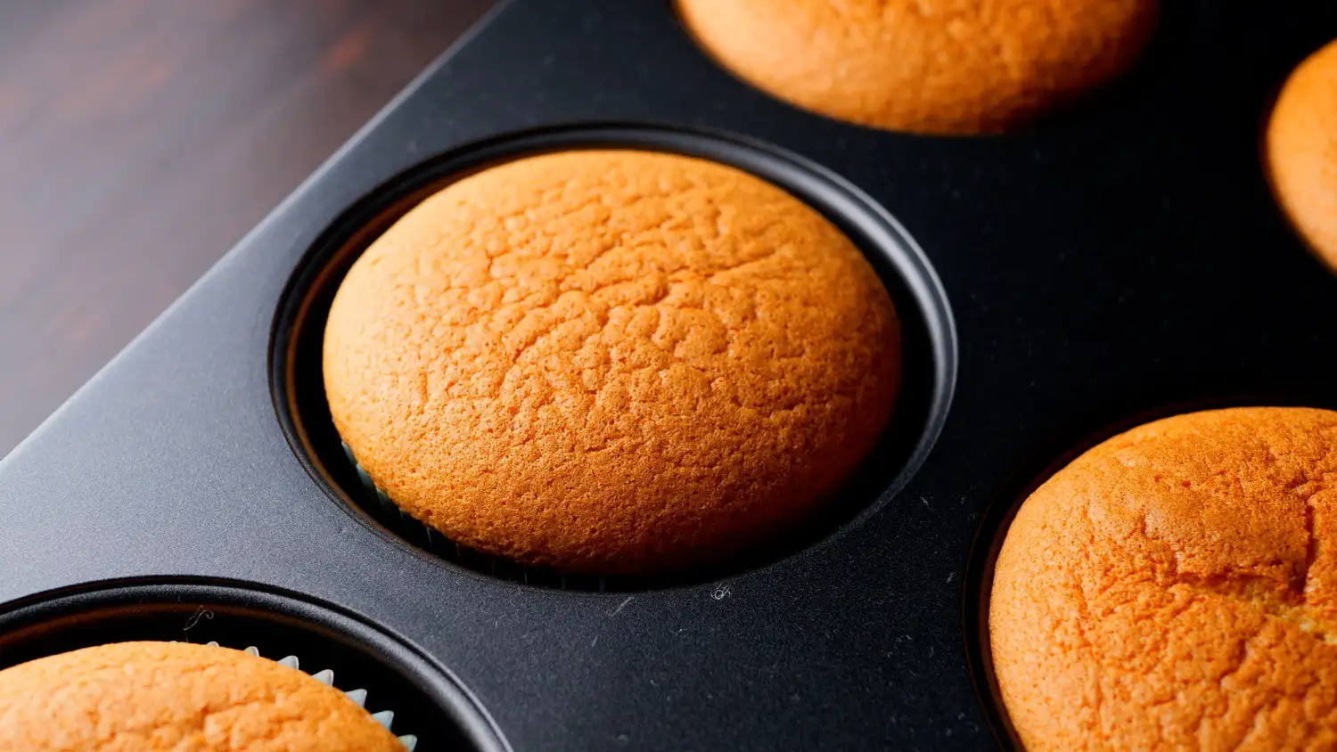 Regular chiffon cupcakes