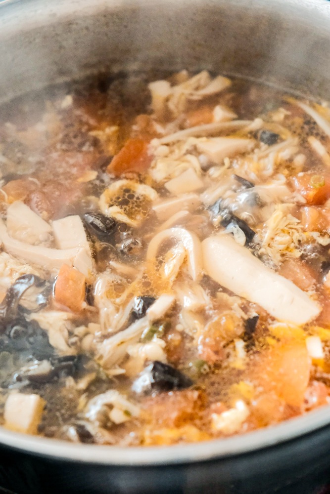 hot and sour soup boiling